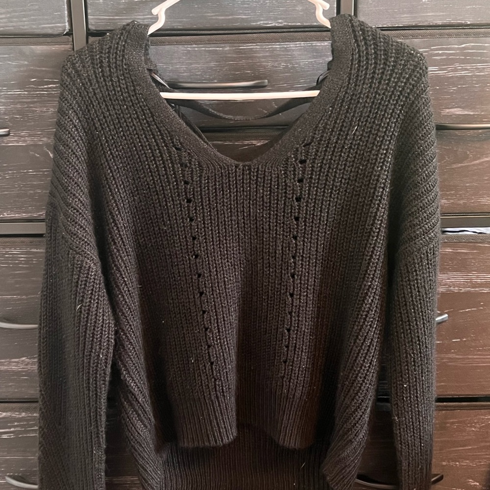 Black cropped-ish sweater. Size Small from Aeropostale.